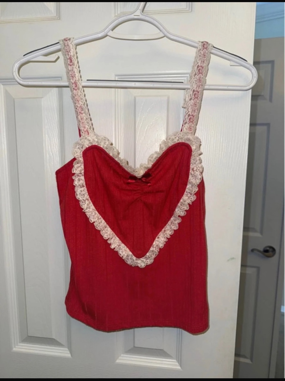 Urban outfitters heart lace cami tank top size small perfect condition new